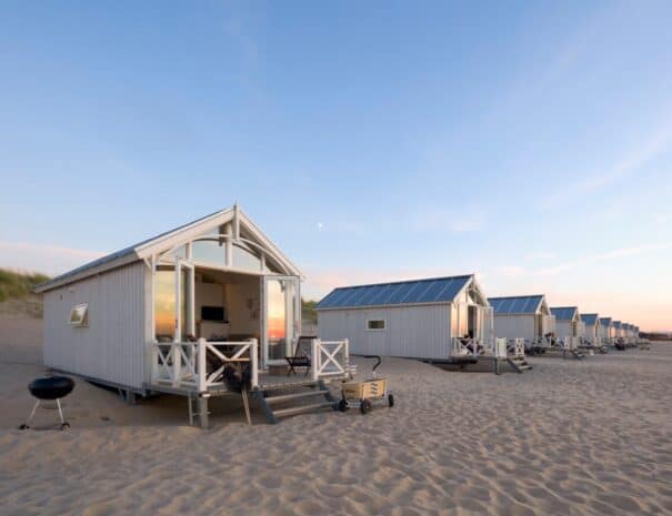 Haagse Strandhuisjes op strand Kijkduin