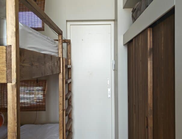 Stapelbed van tweepersoonsbedden