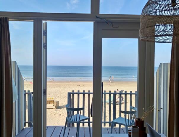 Uitzicht vanuit het strandhuisje